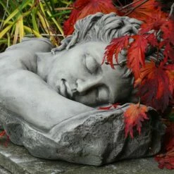 Träumende Steinguss Frauenbüste Für Den Garten - Bromia -Outlet GARTENTRAUM Store traeumende steinguss frauenbueste fuer den garten bromia4