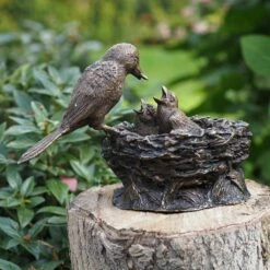 Vogel Füttert Jungtiere - Bronze Vogelfigur - Vogel Mit Nest